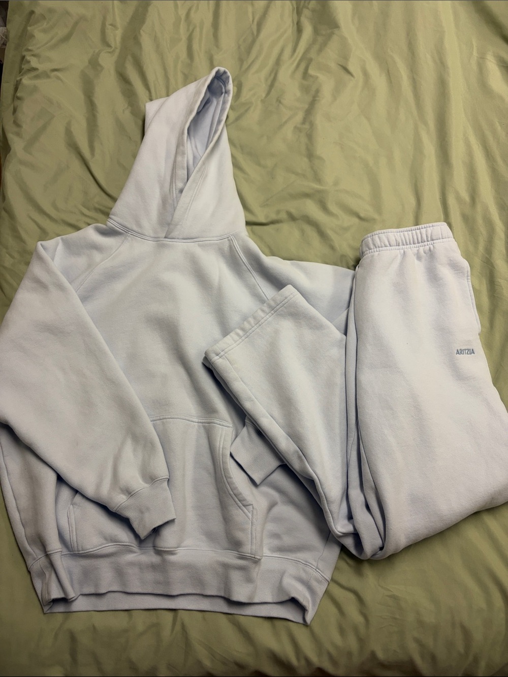 Brand new aritzia set without tags
